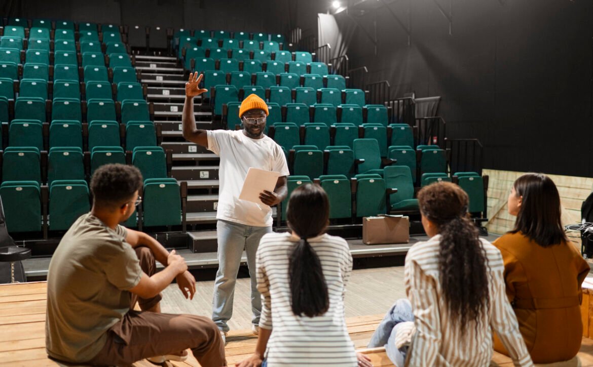 students-rehashing-theater-class