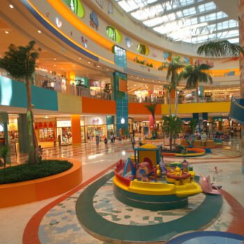 vibrant-mall-with-familyfriendly-attractions-activities